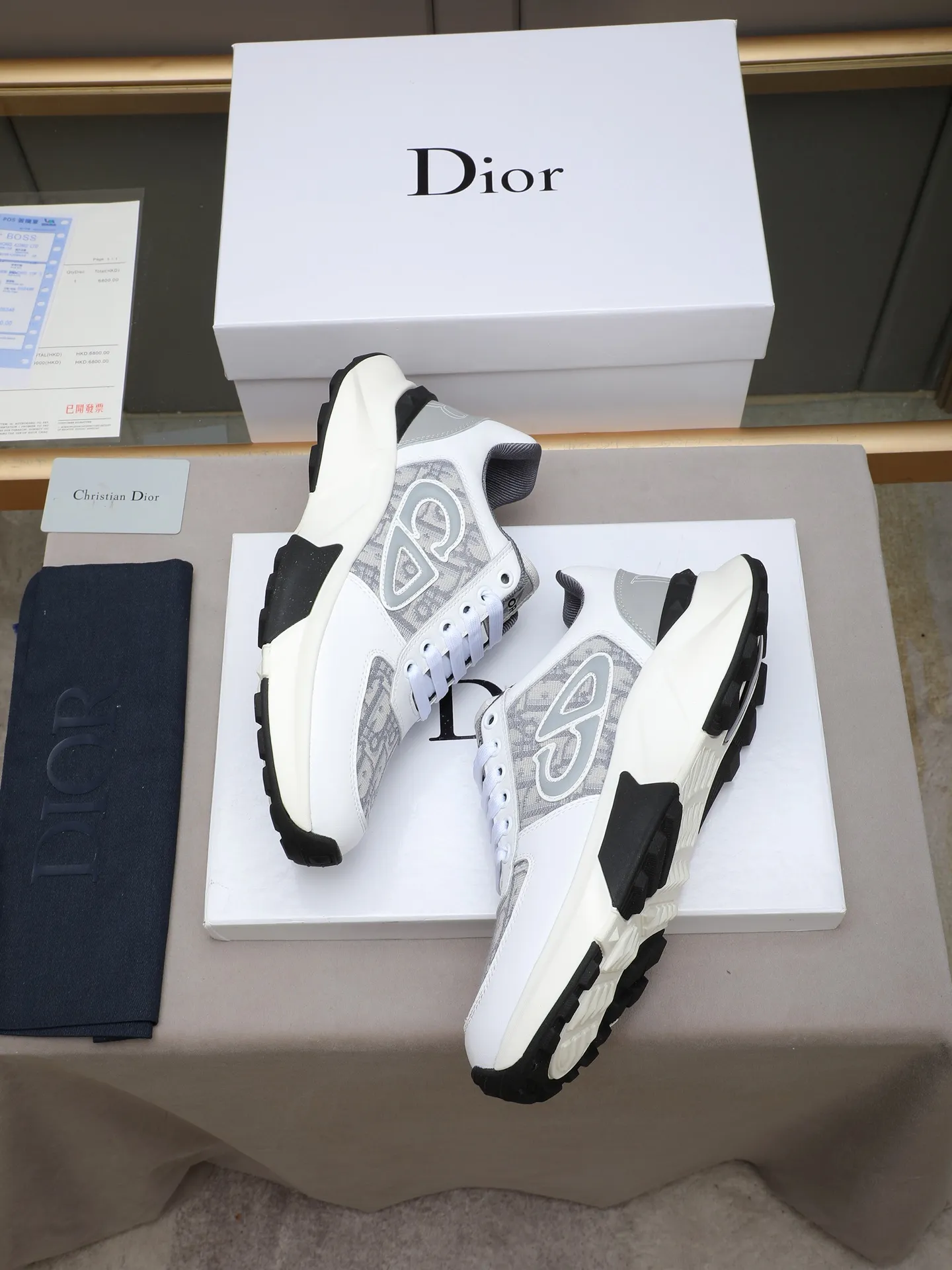 🆕🆕🆕Men's Shoes💰P440 Dior's avant-garde and versatile fashionable men's shoes are privately modeled, calfskin stitched with Dior's special waterproof fabric, fashionable, simple, stylish, eye-catching and classy. It will subvert old ideas and be a must-have for fashionistas who want to spend time with you! Must keep it for yourself! High and comfortable but low, high-end quality workmanship. Code number: 38-44 (45 customized) 4 colors for your choice [kiss][kiss][kiss]